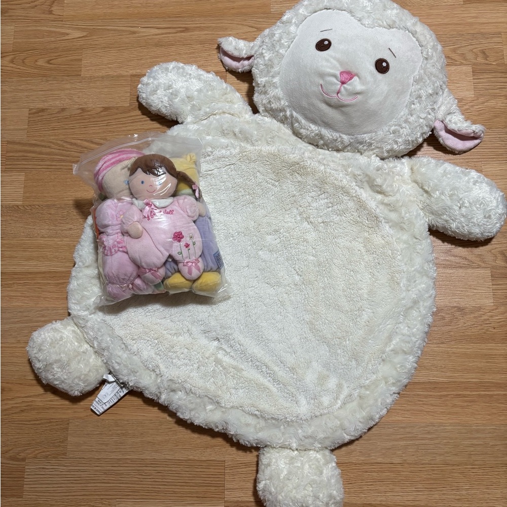 “Bestever” plush baby play mat with toys